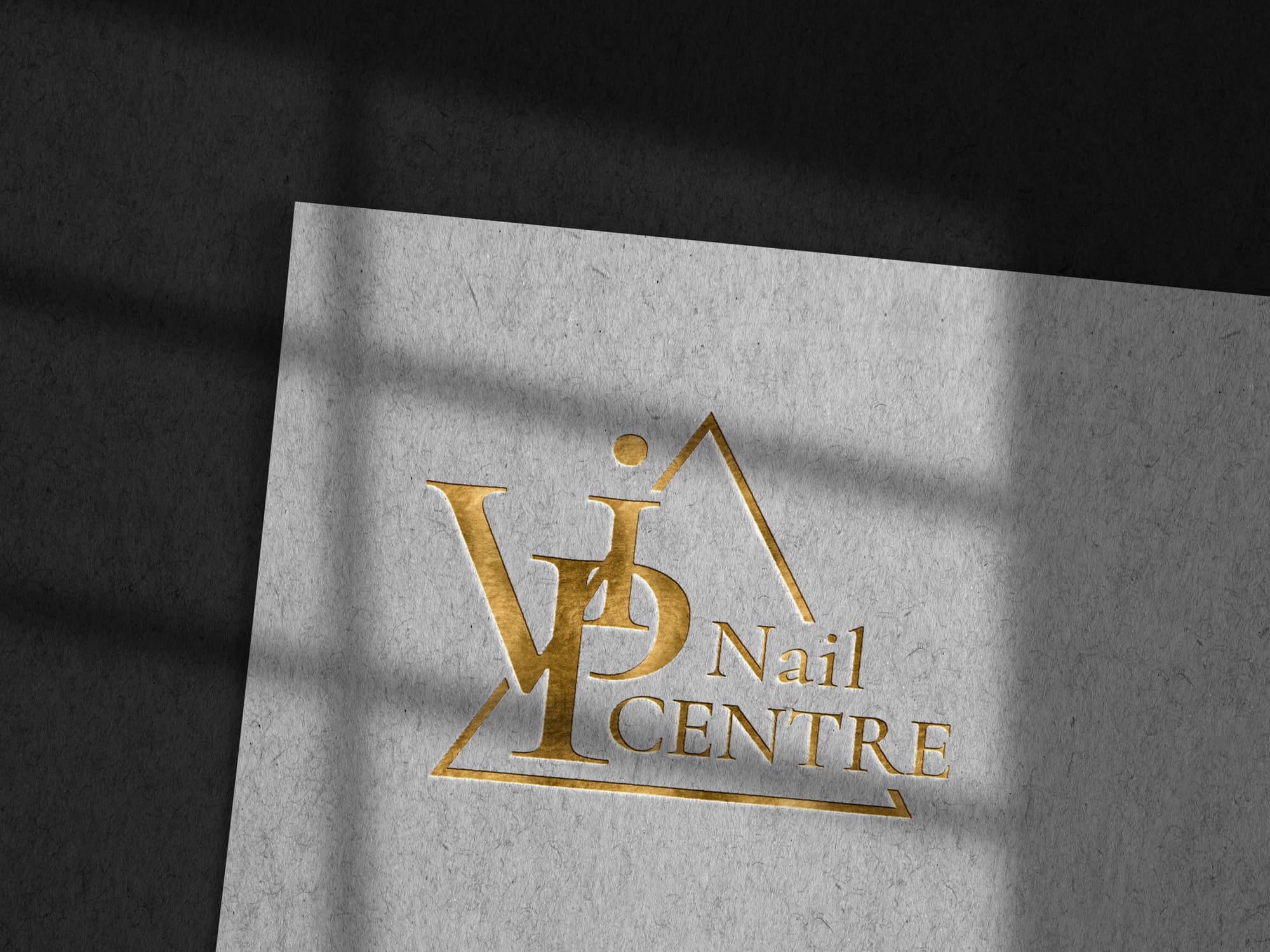 ViP NAILS Логотип студии маникюра тиснение золотом