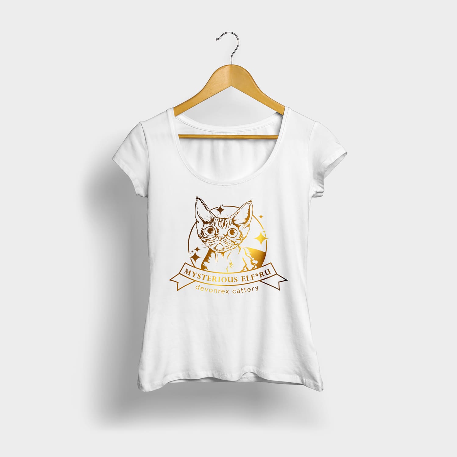 логотип питомника кошек на футболке